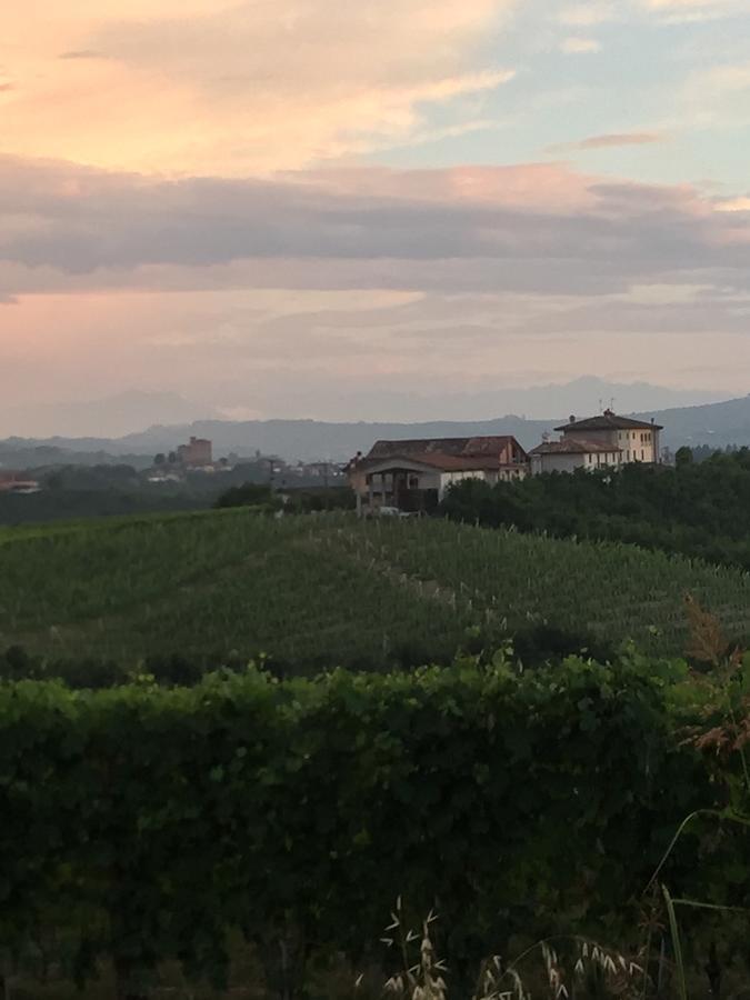 Cascina Baresane Bed & Breakfast Alba  Luaran gambar