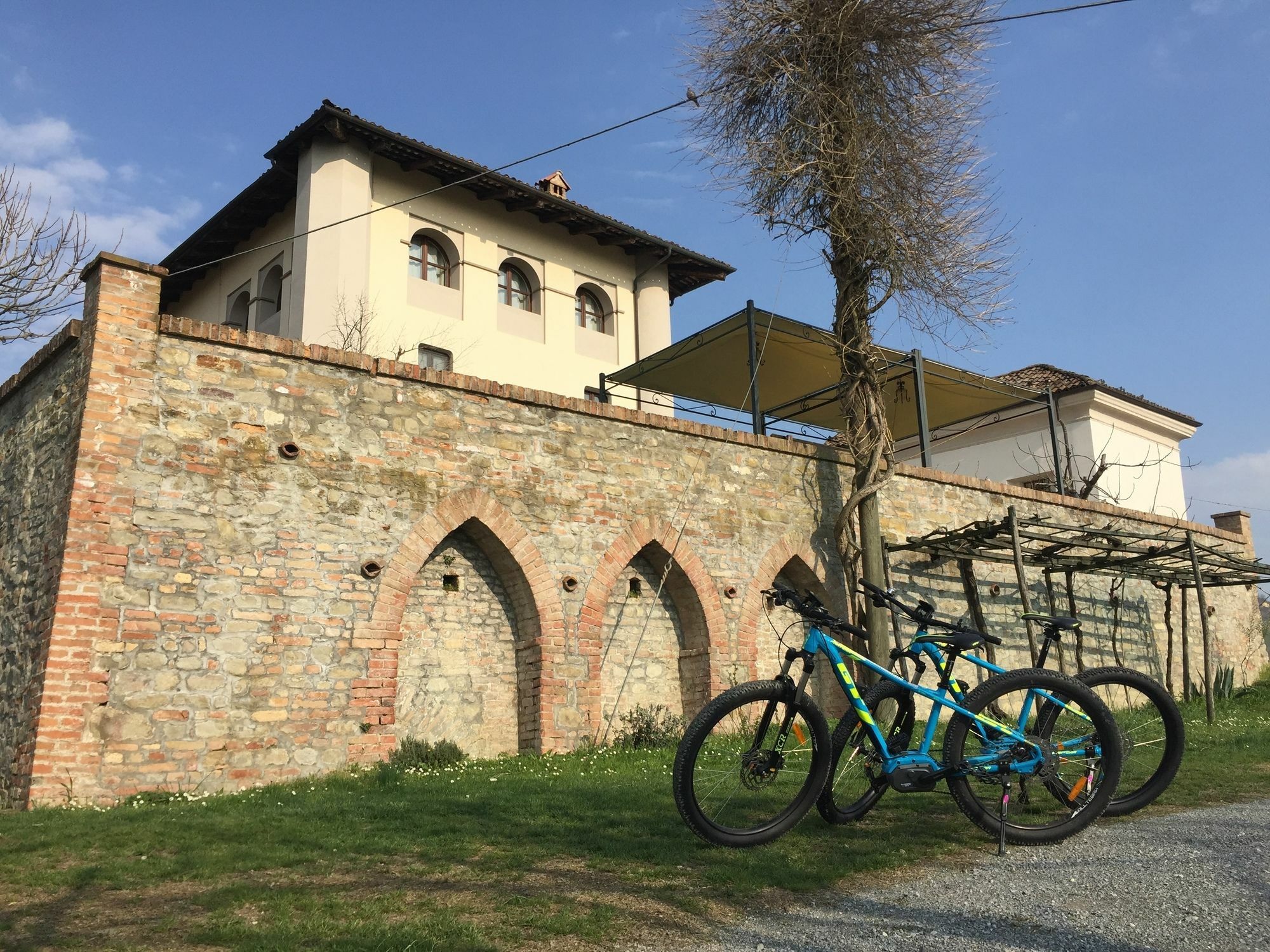 Cascina Baresane Bed & Breakfast Alba  Luaran gambar